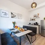 Appartement Modern Und Ruhig, Mit Garage & Ps4, Nahe Messe, Rue Und Uniklinik, Voll Ausgestattete Kueche, Bad Mit Dusche Und Badewanne Essen